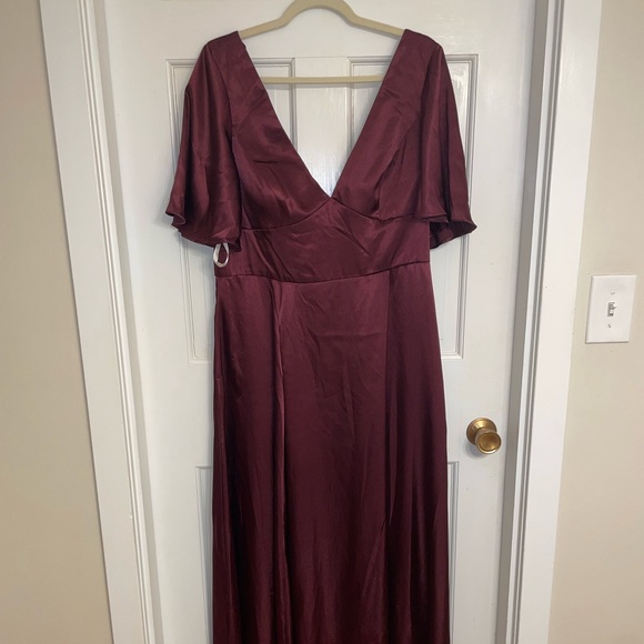 David’s bridal Charmeuse Flutter-Sleeve A-Line Dress - Picture 4 of 4